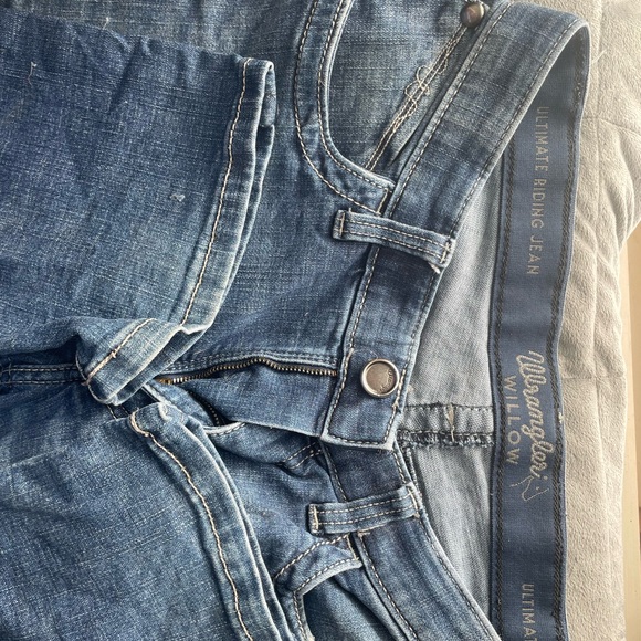 Wrangler Light Blue Denim with Zigzag Stitching - Picture 4 of 6